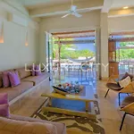 Moderna Villa De Lujo Con Piscina Y Playa Privada En Baru
