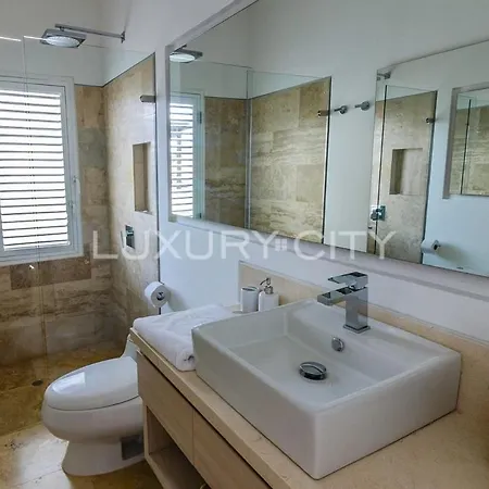 Moderna De Lujo Con Piscina Y Playa Privada En Baru Сasa de vacaciones *