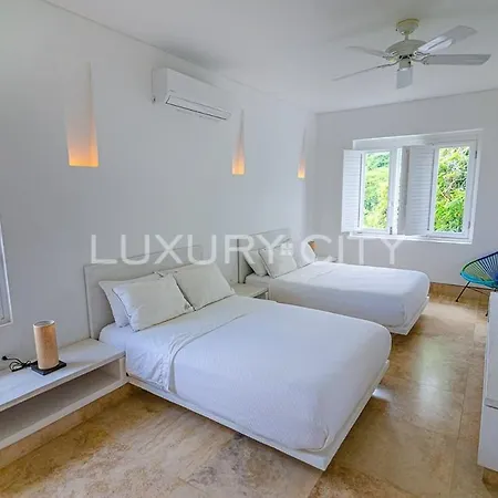 Moderna De Lujo Con Piscina Y Playa Privada En Baru Cartagena